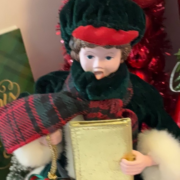 UNBRANDED CAROLER’S GIRL AND BOY - Picture 7 of 11